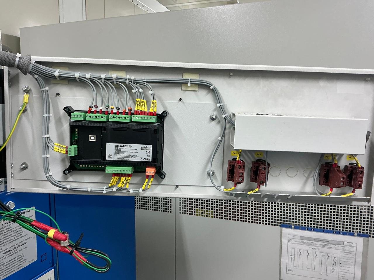Nuevo relé de transferencia montado y cableado